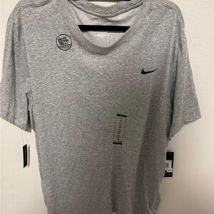Nike Men's Gray T-Shirt size xxl new with tags